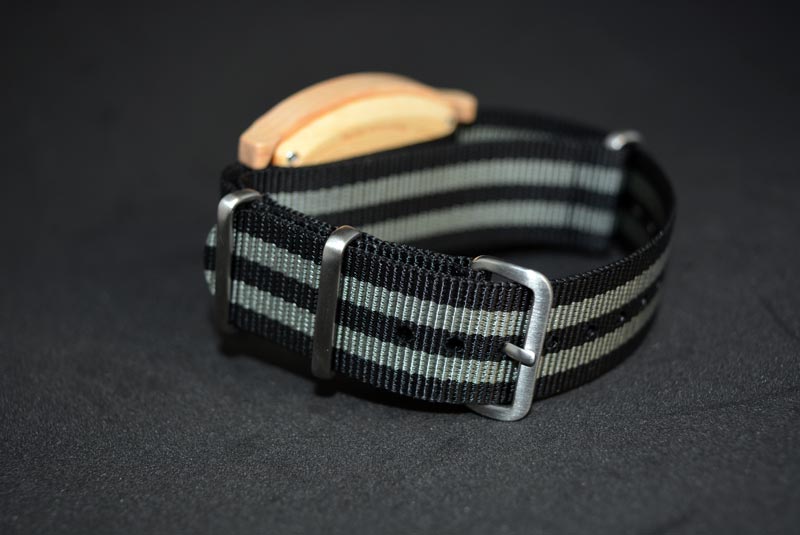 AB AETERNO Route White con cinturino NATO nero e grigio