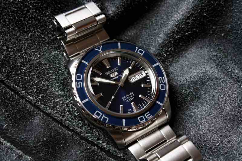 Recensione dell'orologio Seiko 5 sports SNZH53K1