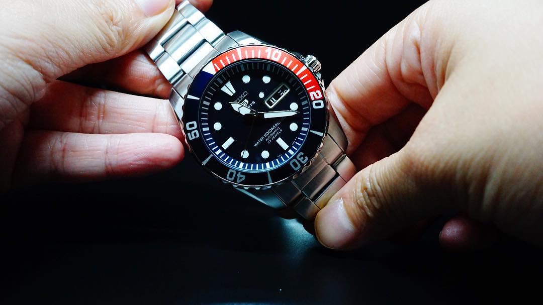 Opinioni orologio da uomo Seiko 5 Sports SNZF15K1