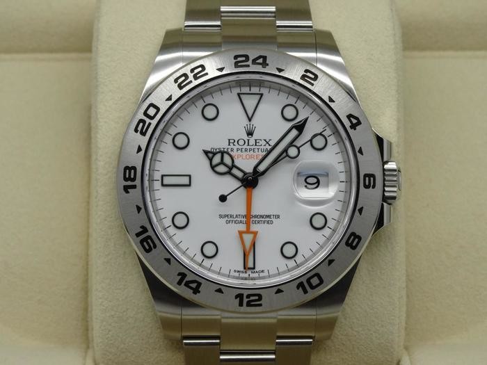 Una particolarità dell’Explorer II, è la lunetta suddivisa in 24 ore.