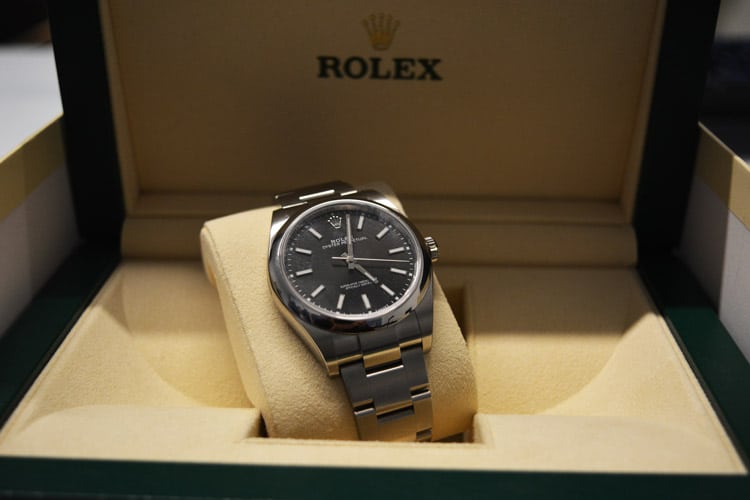 Rolex Oyster Perpetual 39 114300-0005