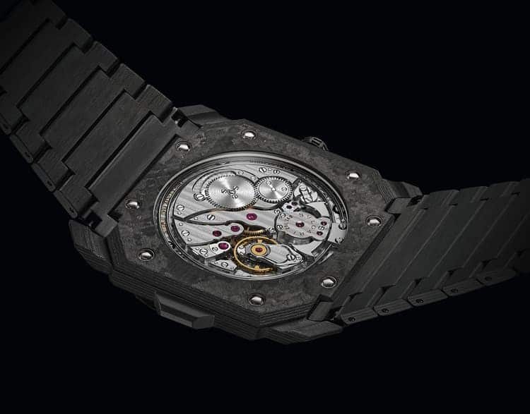 Il fondello rivela il calibro BVL 362,