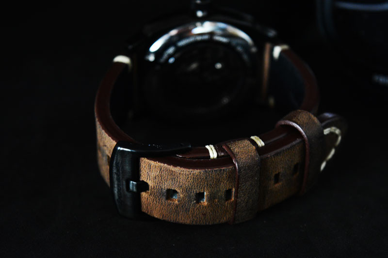 Cinturino in pelle marrone