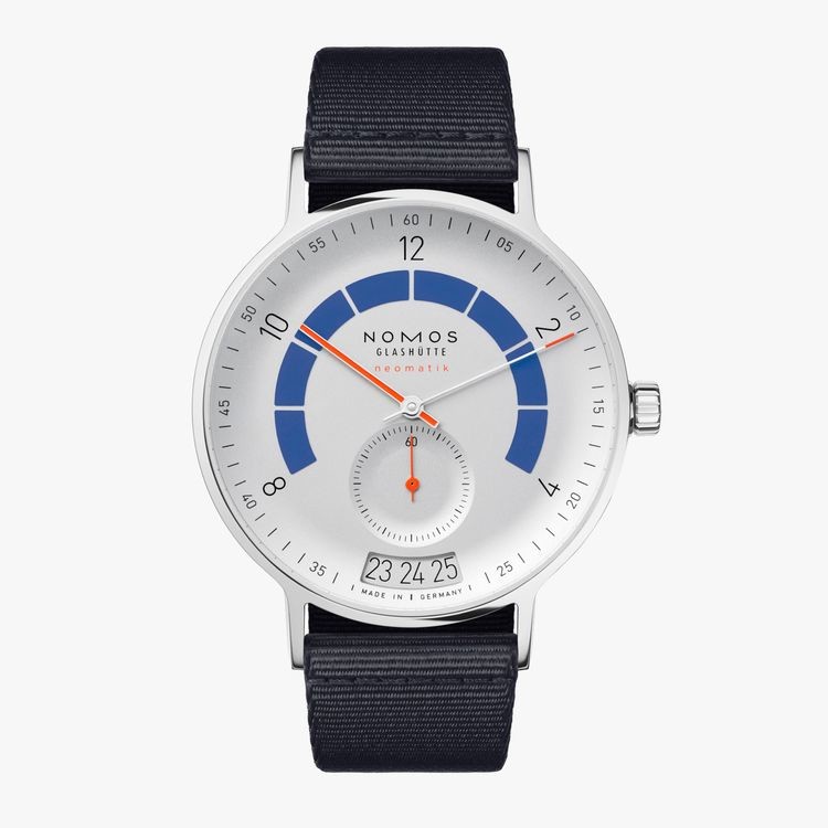 Nomos Autobahn Neomatik opinioni