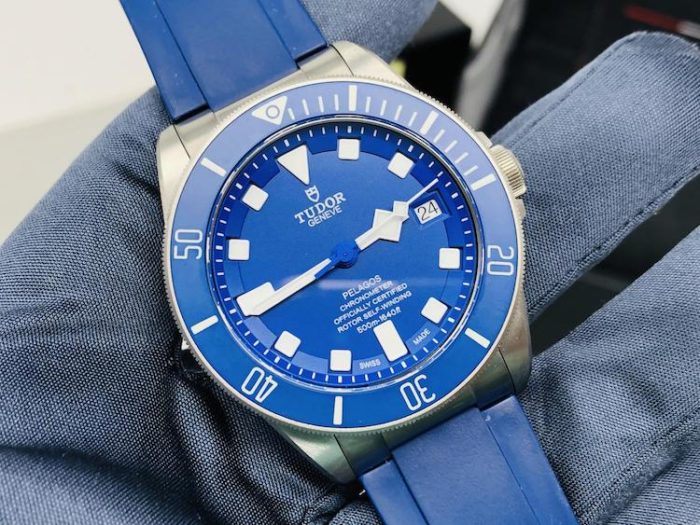 PELAGOS, CASSA E BRACCIALE IN ACCIAIO, CINTURINO ADDIZIONALE IN CAUCCIÙ, AUTOMATICO,