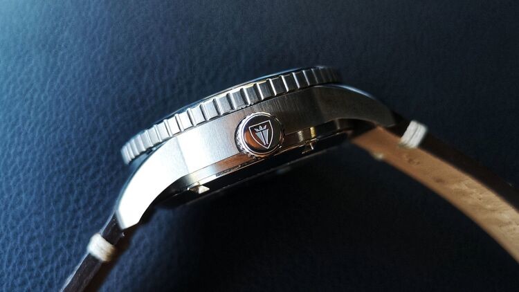 Viqueria Tuono con corona a vite