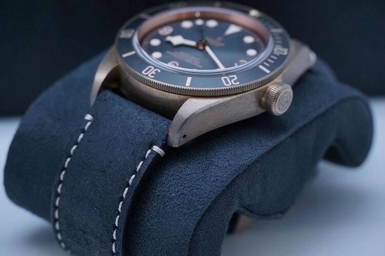 TUDOR Black Bay Bronze - M79250BA-0001