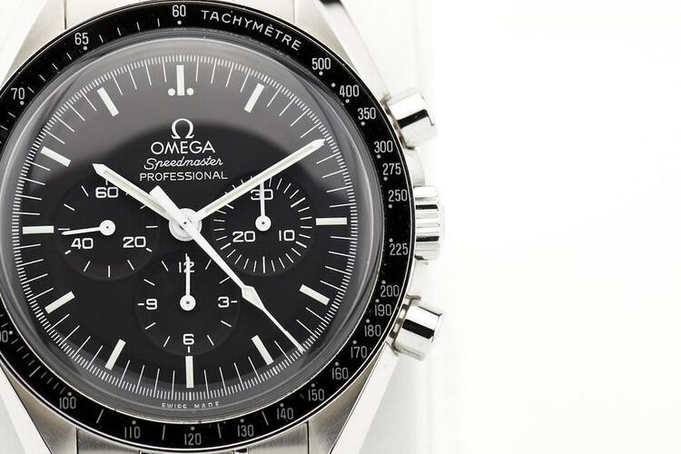 Omega Speedmaster Moonwatch 2021