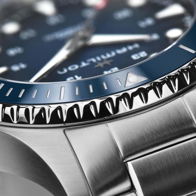 Hamilton Khaki Scuba Navy con ghiera in ceramica