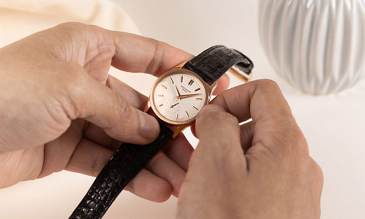 Come funzione la carica manuale orologio