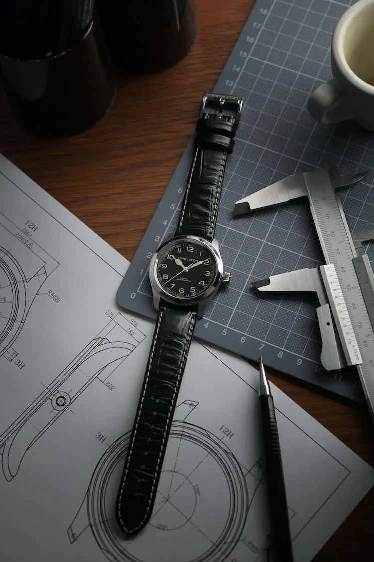 Hamilton_Khaki Field Murph 38mm_H70405730_Lifestyle1