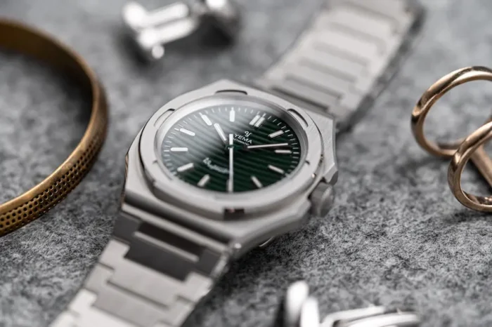 YEMA Wristmaster Traveller Micro-Rotor