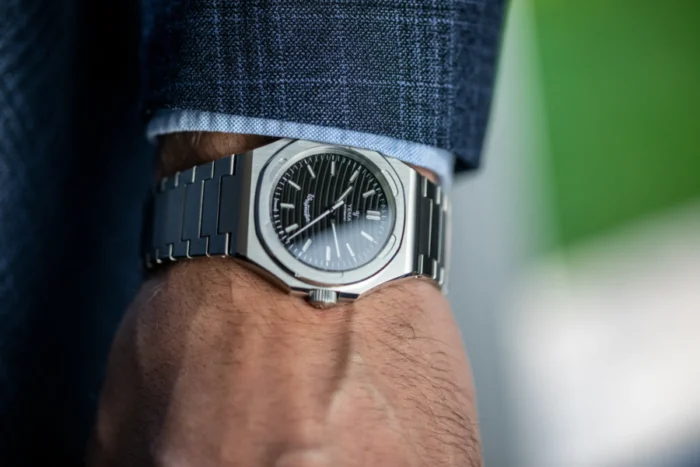 YEMA Wristmaster Traveller Micro-Rotor review