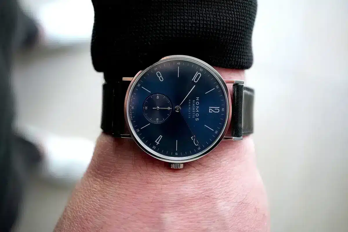 Recensione Nomos Tangente Neomatik Blue Gold