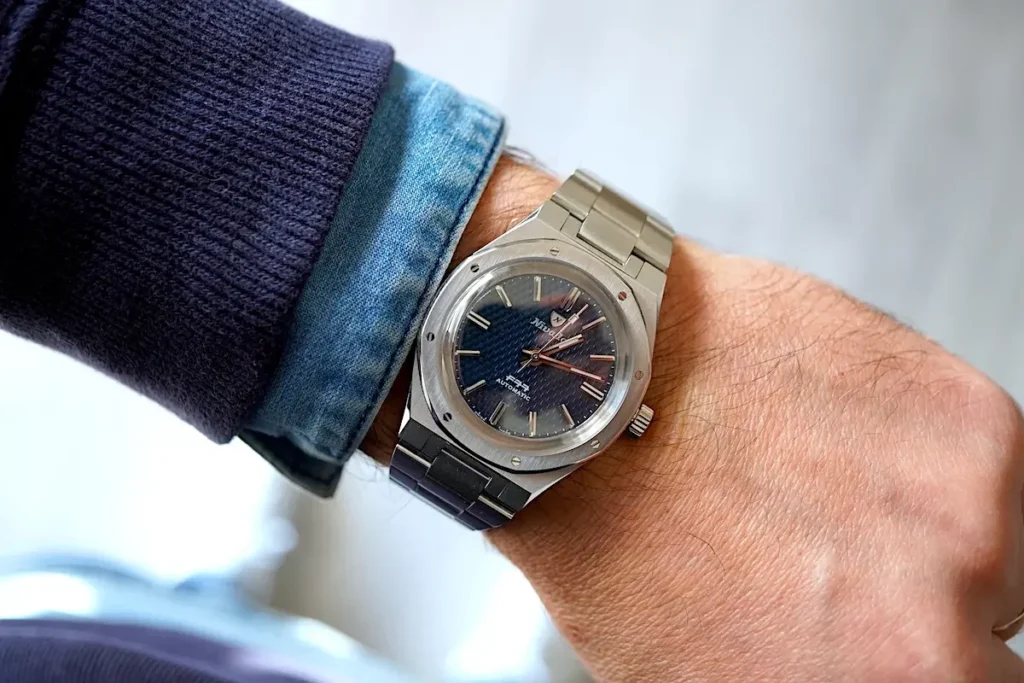 Nivada Grenchen F77