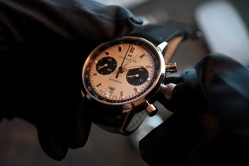 Non utilizzare la corona o i pulsanti dell'orologio mentre ci si trova sott'acqua