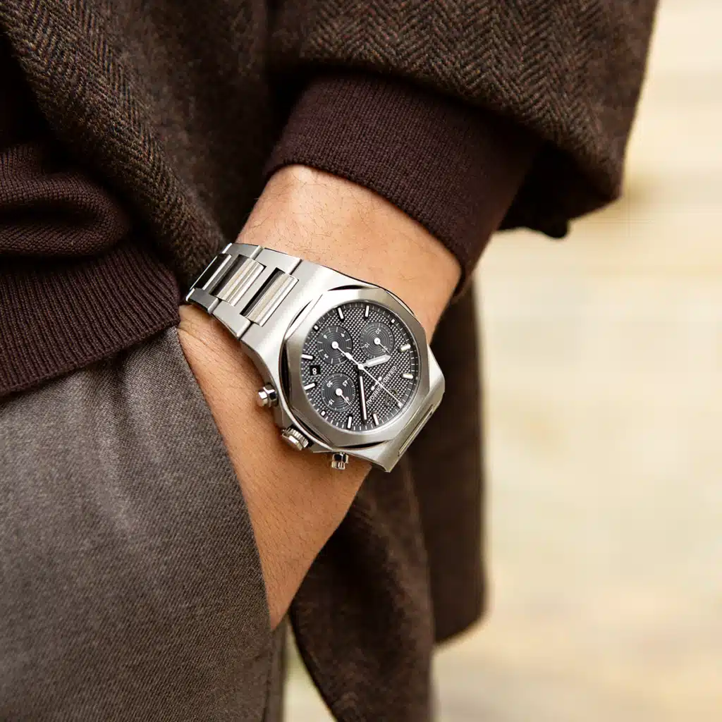 Girard-Perregaux Laureato Chronograph Ti49 in Titanio Girard-Perregaux Laureato Chronograph Ti49 in Titanio