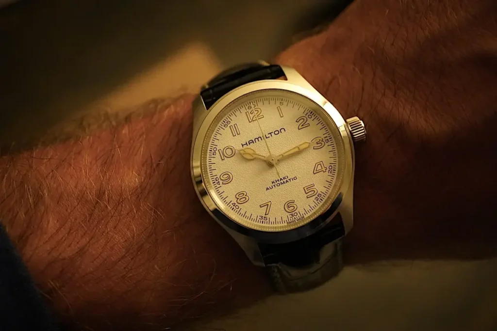 Hamilton Khaki Field Murph da 38mm con quadrante bianco Hamilton Khaki Field Murph da 38mm con quadrante bianco