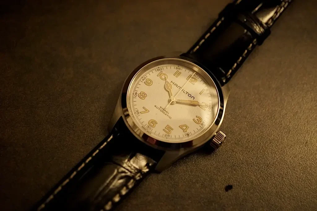 Hamilton Khaki Field Murph da 38mm con quadrante bianco Hamilton Khaki Field Murph da 38mm con quadrante bianco