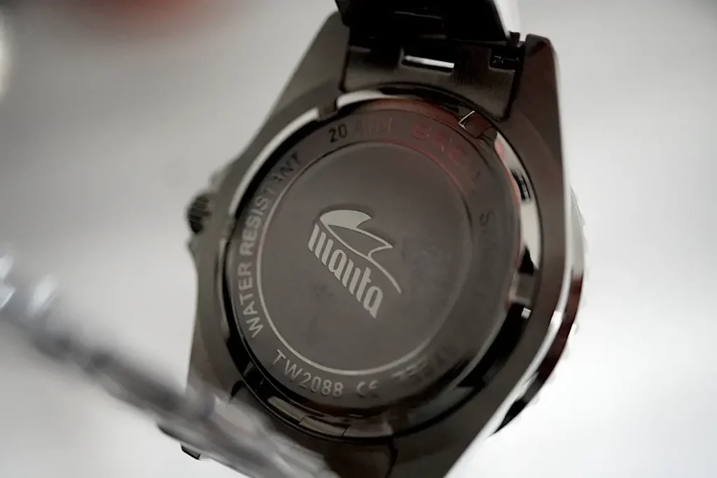 Breil Manta Heritage: L’orologio Da Uomo In Acciaio Che Unisce Stile Anni '70 E Tecnologia Moderna. Cassa 39mm, Movimento Al Quarzo, Resistente All'acqua (20 ATM) E Chiusura Diver. Perfetto Per Ogni Occasione.