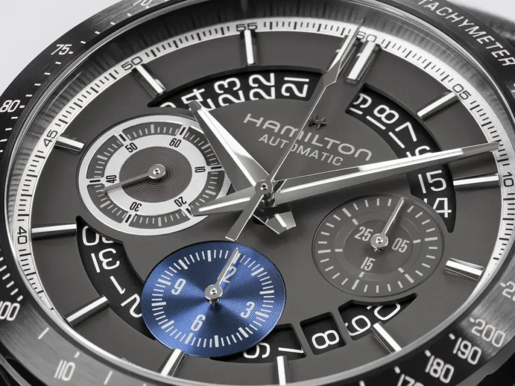 Hamilton Jazzmaster Performer Auto Chrono 42 mm in PVD nero Hamilton Jazzmaster Performer Auto Chrono 42 mm in PVD nero