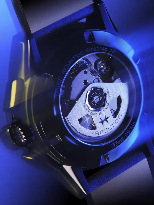 Hamilton Jazzmaster Performer Auto Chrono 42 mm in PVD nero Hamilton Jazzmaster Performer Auto Chrono 42 mm in PVD nero