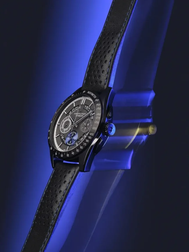 Hamilton Jazzmaster Performer Auto Chrono 42 mm in PVD nero Hamilton Jazzmaster Performer Auto Chrono 42 mm in PVD nero