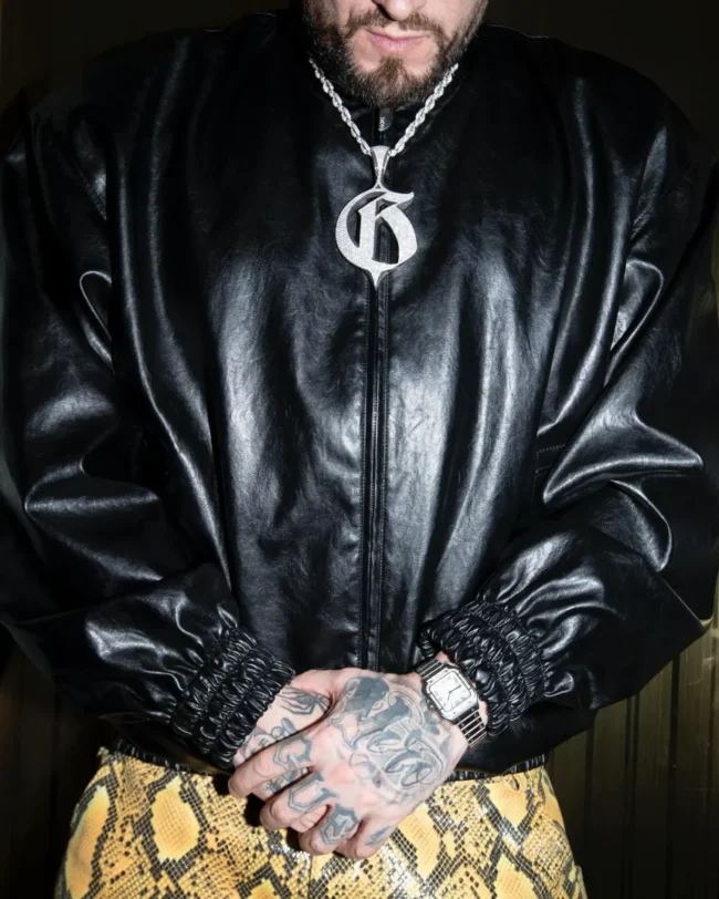 Guè con un Cartier Santos