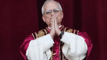 L'orologio al polso di Papa Leone XIV