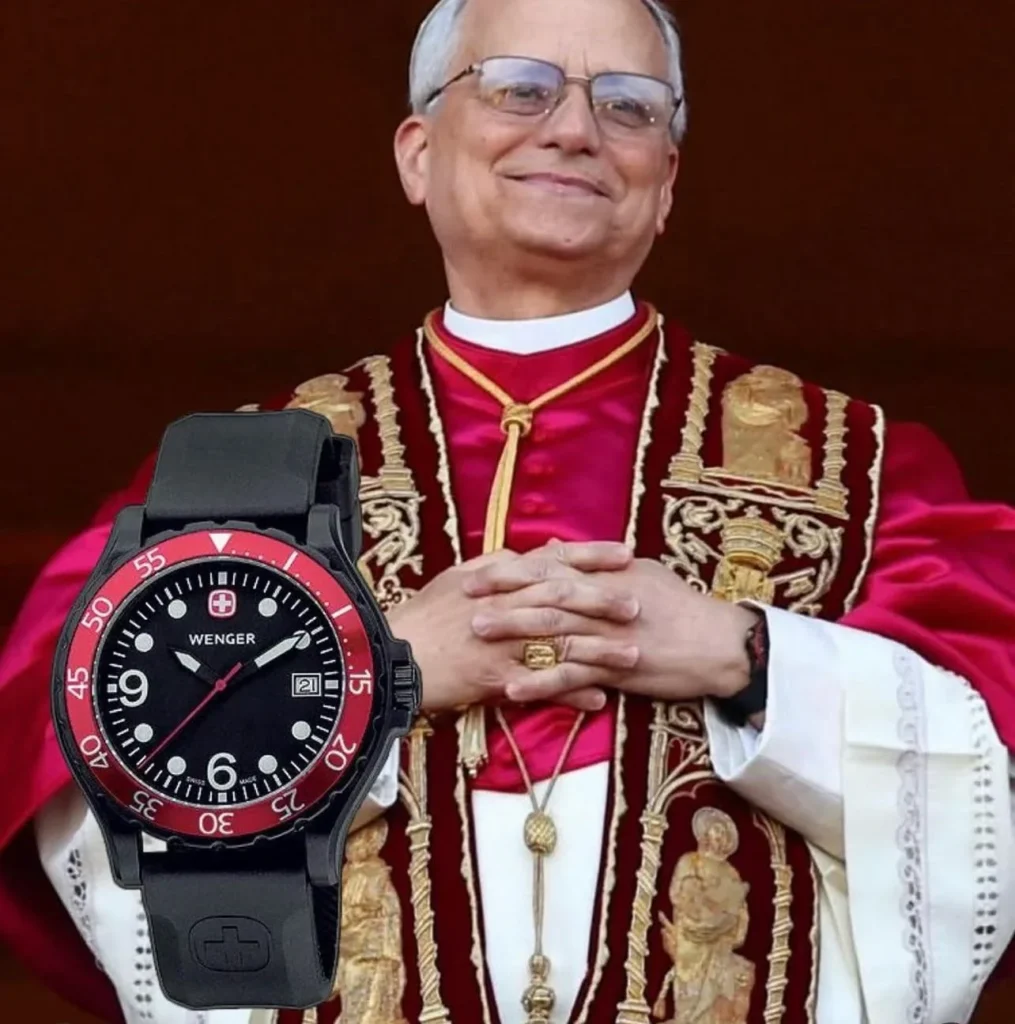 L'orologio al polso di Papa Leone XIV L'orologio al polso di Papa Leone XIV