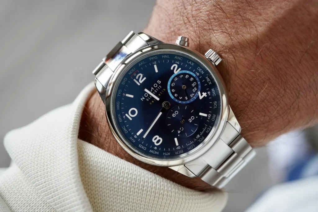 NOMOS Club Sport neomatik “ore nel mondo NOMOS Club Sport neomatik “ore nel mondo