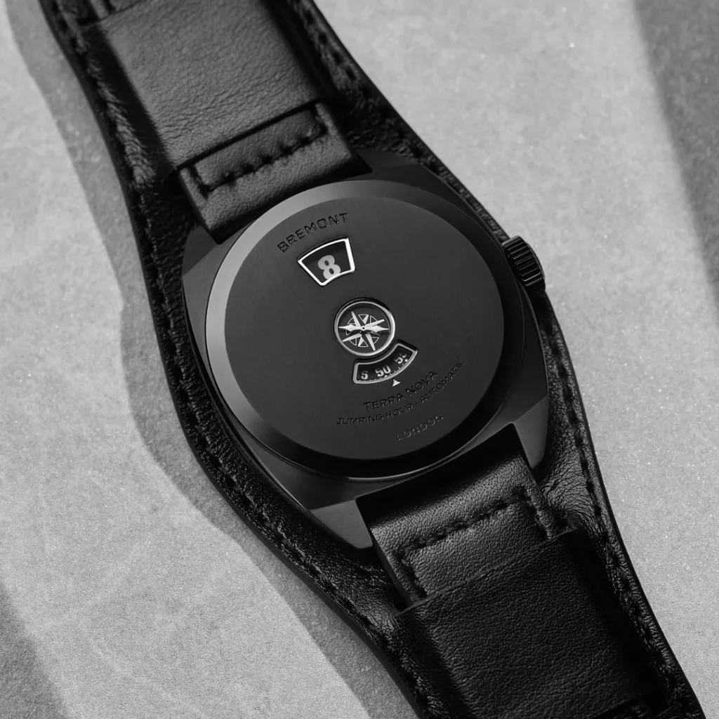 Bremont Terra Nova 38 Jumping Hour Stealth Black citurino in pelle