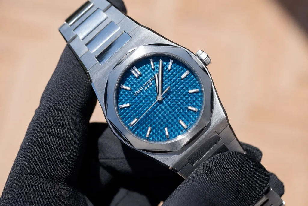 Girard-Perregaux Laureato Fifty 39mm Girard-Perregaux Laureato Fifty 39mm