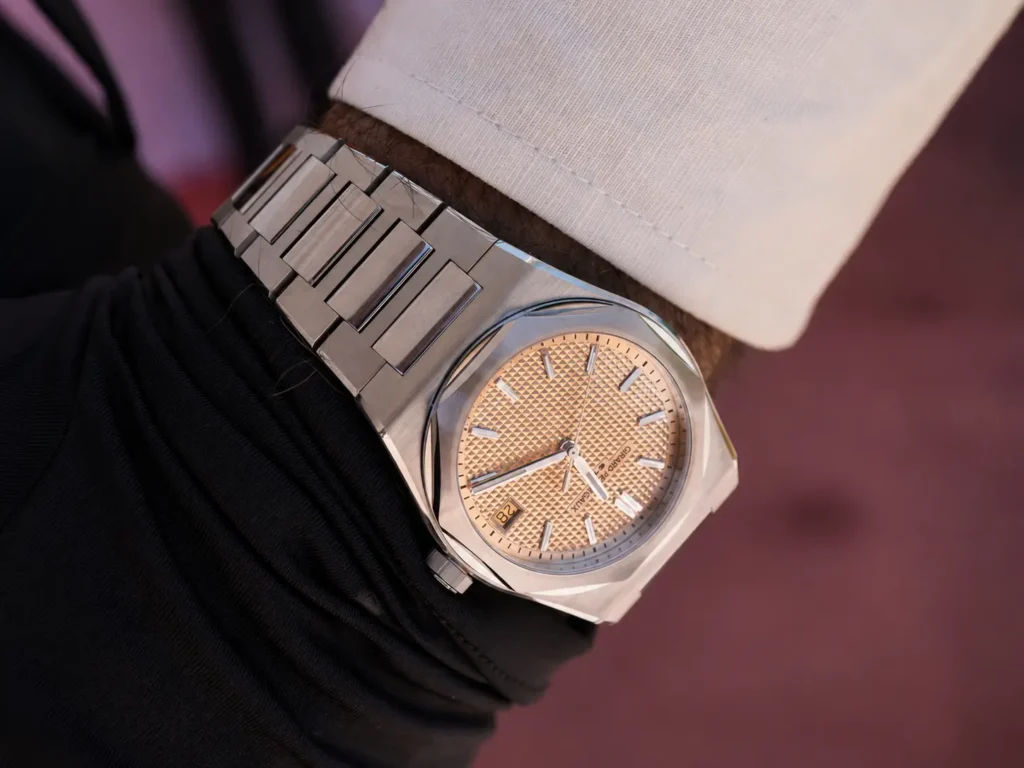 Girard-Perregaux Laureato Fifty 39mm Girard-Perregaux Laureato Fifty 39mm