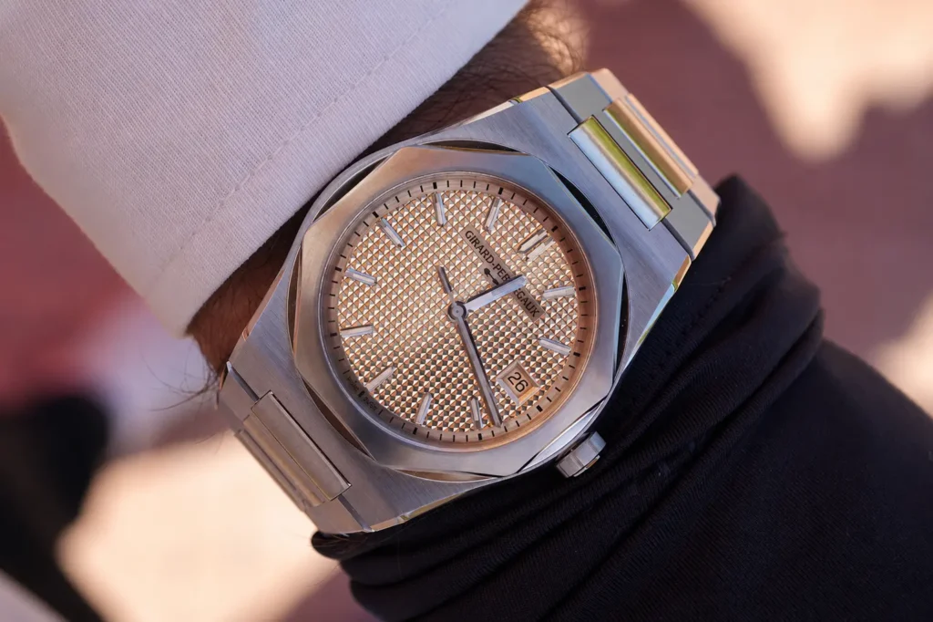 Girard-Perregaux Laureato Fifty 39mm Girard-Perregaux Laureato Fifty 39mm