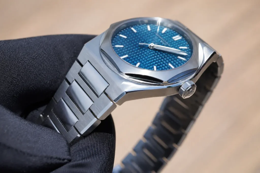Girard-Perregaux Laureato Fifty 39mm Girard-Perregaux Laureato Fifty 39mm