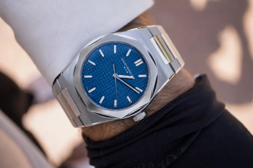 Girard-Perregaux Laureato Fifty 39mm Girard-Perregaux Laureato Fifty 39mm