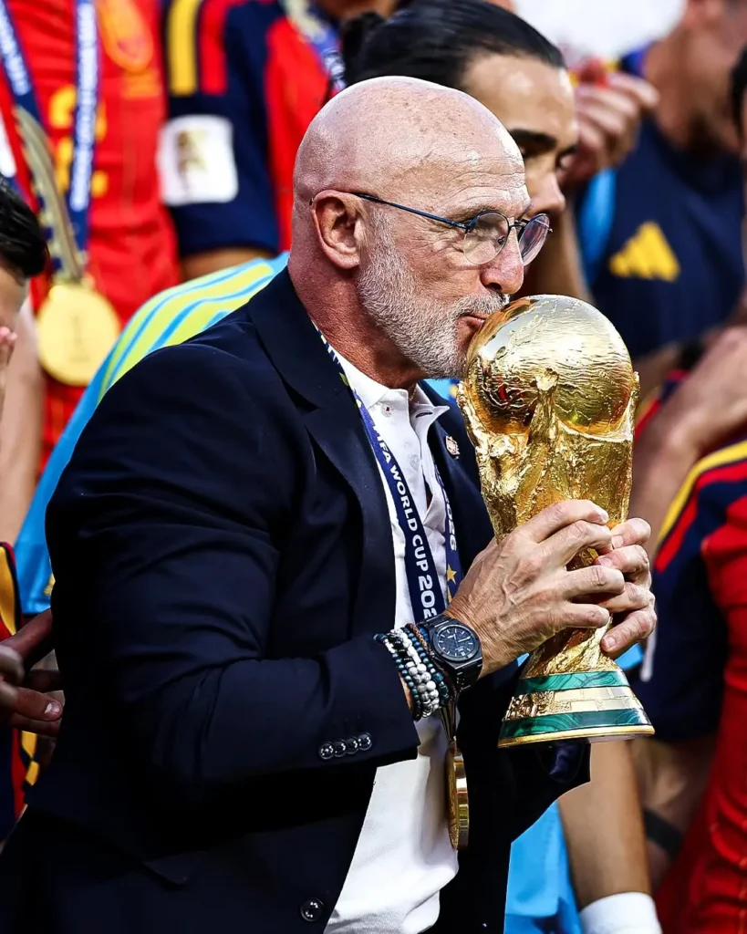 Quale orologio indossava de la Fuente alla finale dei Mondiali? Quale orologio indossava de la Fuente alla finale dei Mondiali?