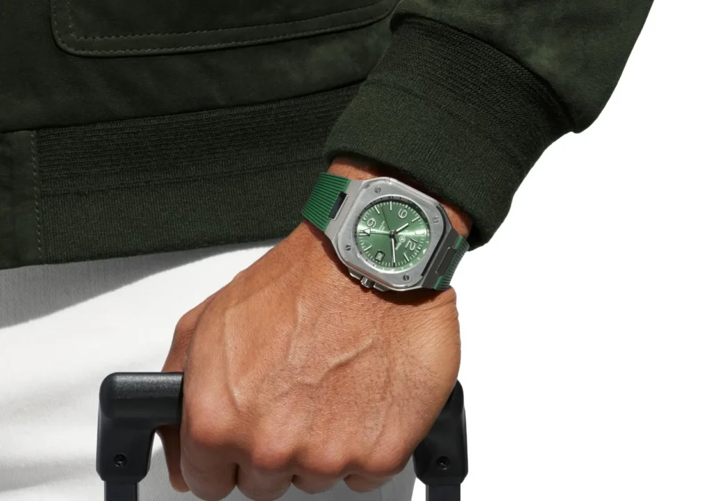 Bell & Ross BR-05 GMT Green Steel Bell & Ross BR-05 GMT Green Steel