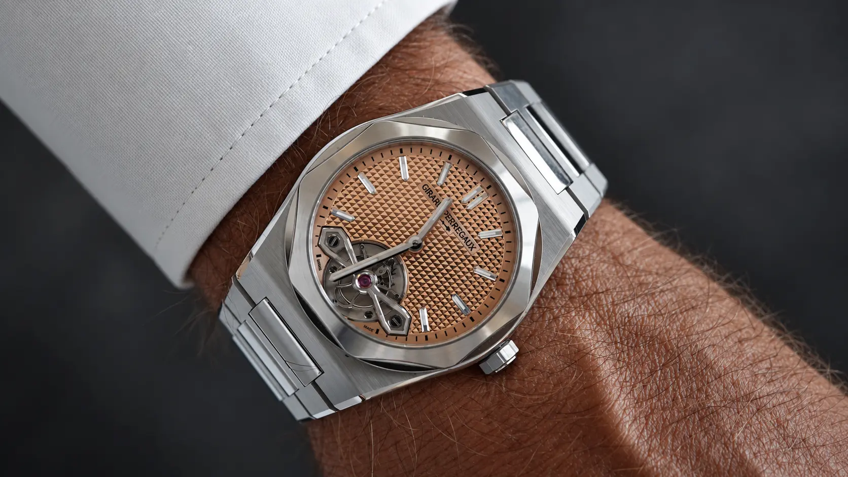 Girard-Perregaux Laureato Fifty Tourbillon Micro-Rotor 39 mm Girard-Perregaux Laureato Fifty Tourbillon Micro-Rotor 39 mm