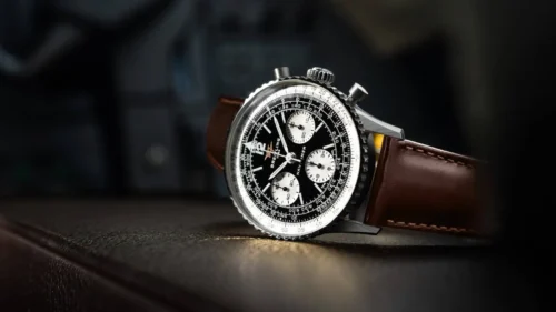 Breitling Navitimer B09 Chronograph 41 con quadrante nero reverse panda e cinturino in pelle marrone