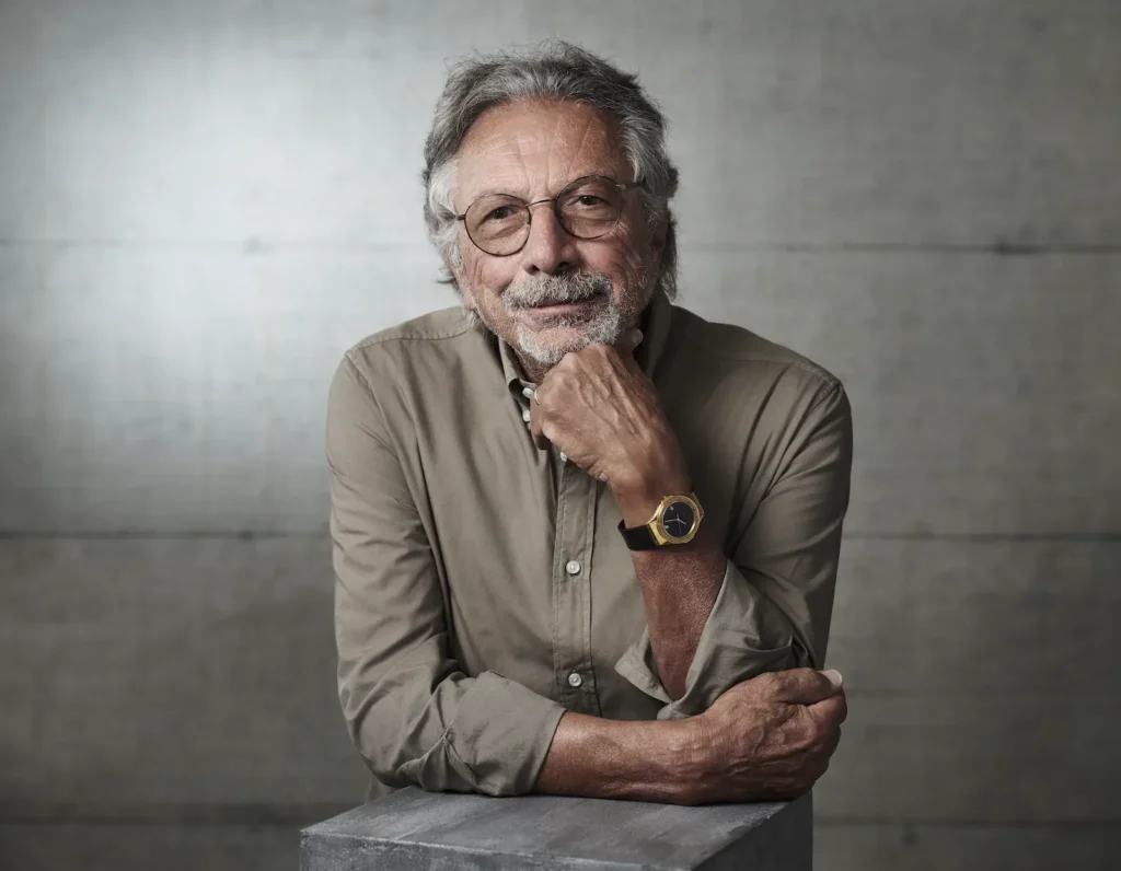 Hublot Classic Fusion Tributo Carlo Crocco, fondatore di Hublot, ritratto con al polso un orologio in oro su cinturino in caucciù