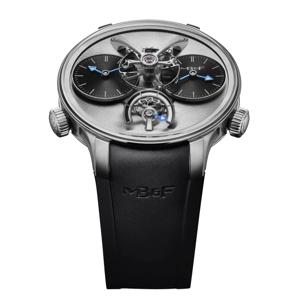 MB&F LM1 EVO MB&F LM1 EVO in titanio vista frontale, con quadranti neri e lancette blu