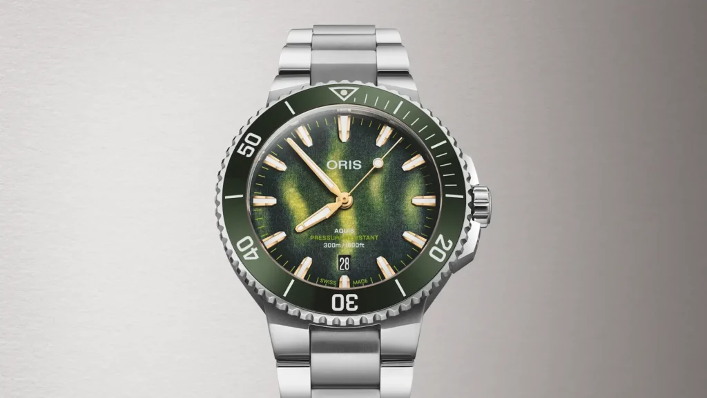 Oris Aquis Kelp Forest Limited Edition su bracciale in acciaio, con quadrante verde e lunetta in ceramica verde